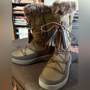 Women’s Winter Fur-Trim Lace-Up Boots - Olive